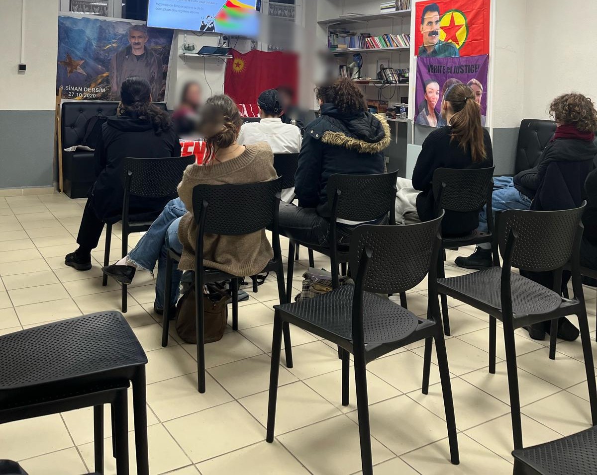 Younge Struggle'dan Lyon'da panel